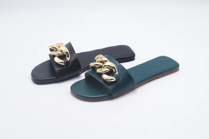 Slippers ES23-1200 — H.E.R